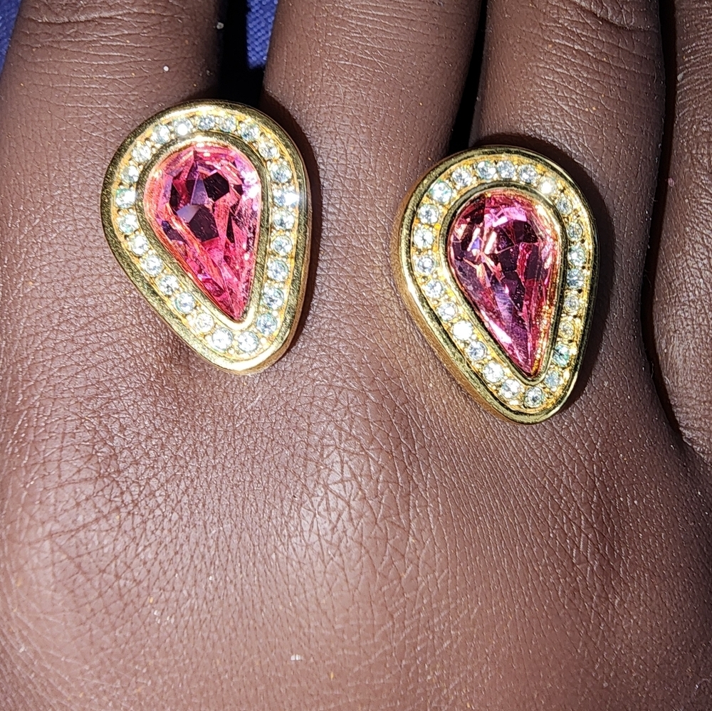 Vintage SWAROVSKI gold Crystal designer  Pink Teardrop Earrings